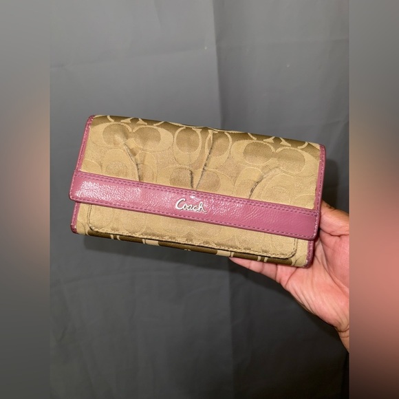 Vintage Coach Wallet - Picture 1 of 12